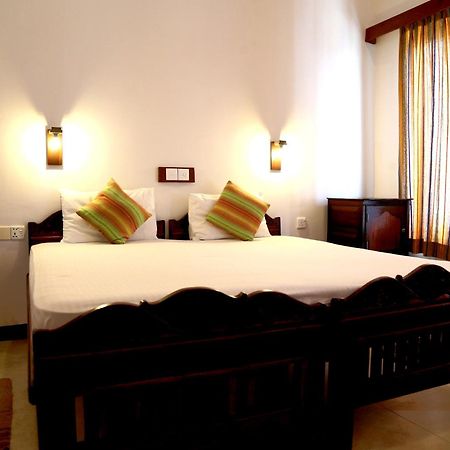 Dephani Beach Hotel เนกอมโบ ภายนอก รูปภาพ